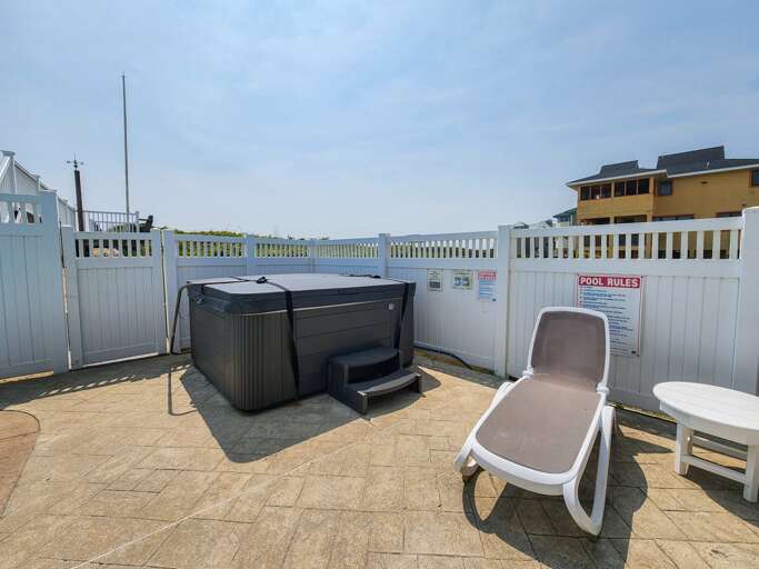 Private Hot Tub 2023