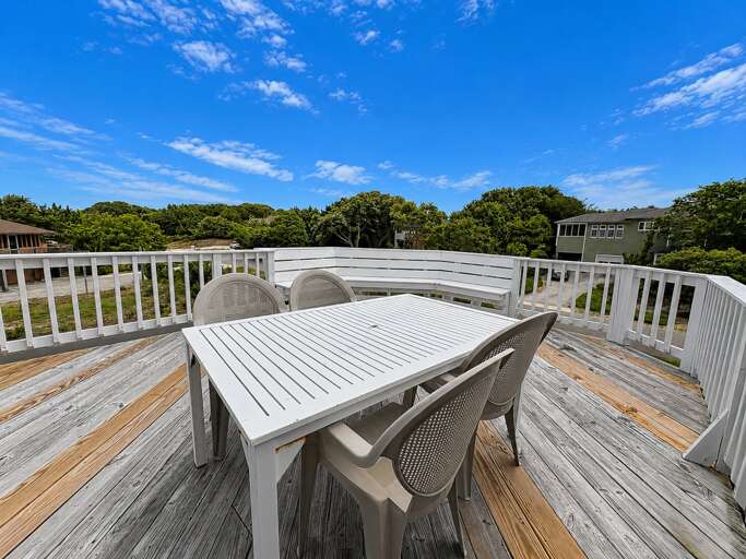 Sundeck 2026
