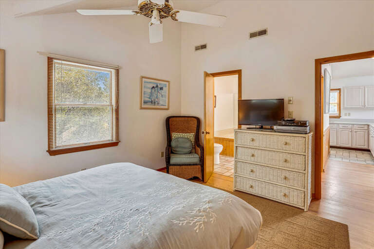 Bedroom 1 2024 - Queen - Level 2