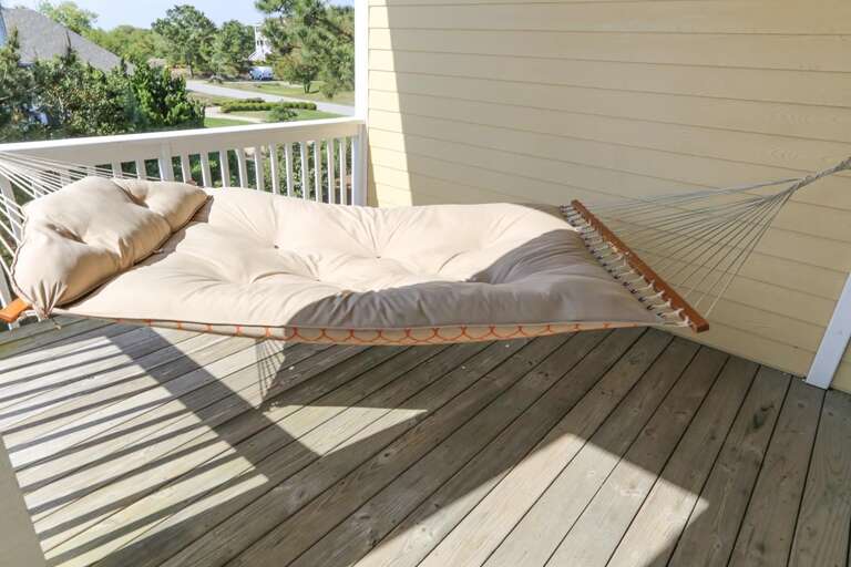 Hammock 2019; Off Den