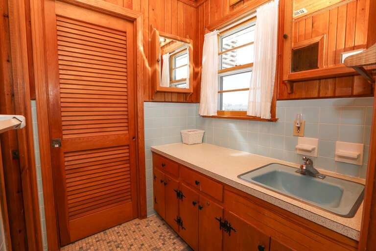 Bathroom 2 2022, Private To Bed 3