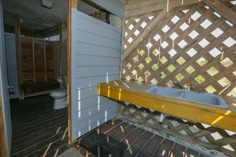 Outdoor Bathroom & Fish Cleaning Sink 2022