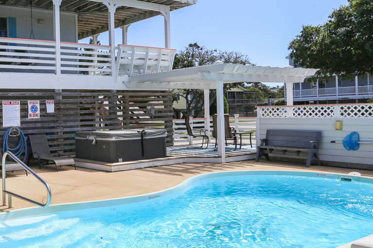 Hot Tub & Lounge Area 2024