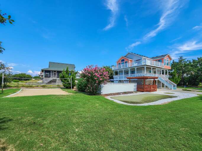 Volleyball & 5 Hole Putting Green 2022