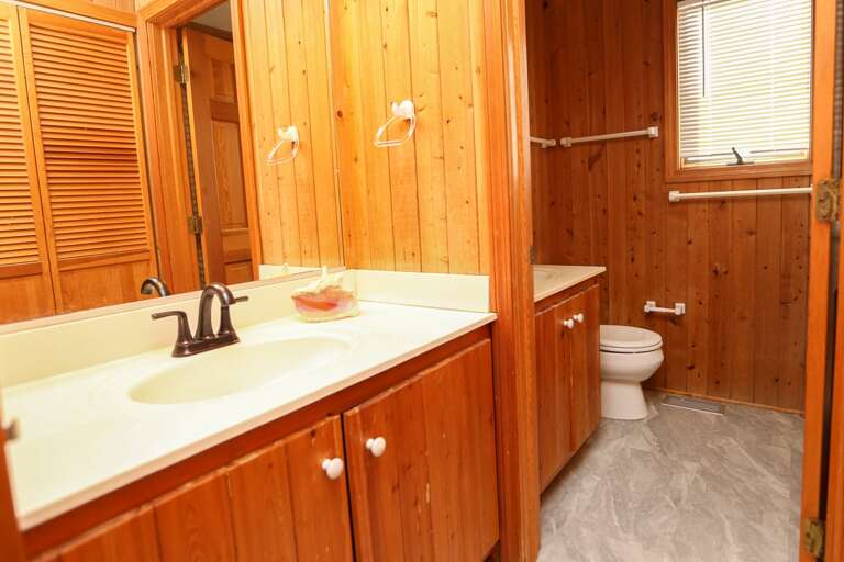 Hall Bath - Level 2 - 2023