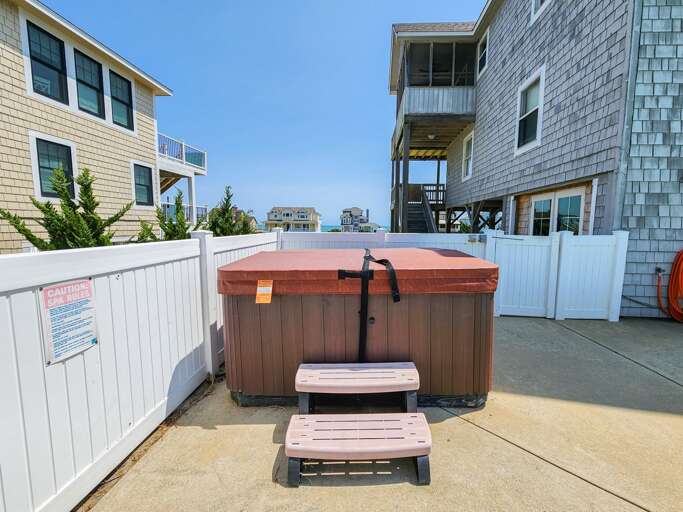 Private Hot Tub 2023