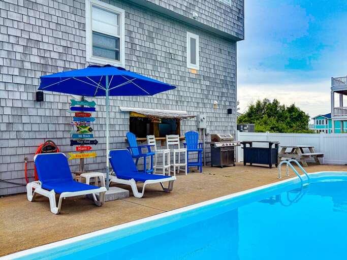 Tiki, grill and seating 2025