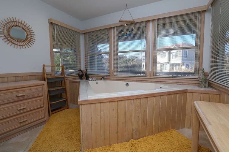 Shared Bath Tub with Bed 2 & 3 2023