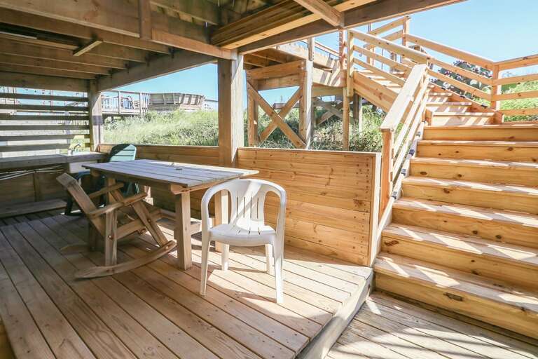 Under Home Seating & Sink 2024