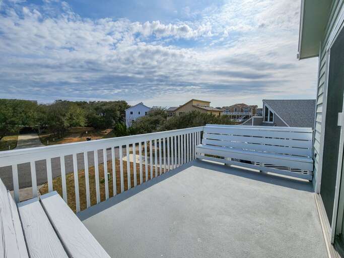 Sundeck 2023; Off Bed 3 Sundeck 2023; Off Bed 3