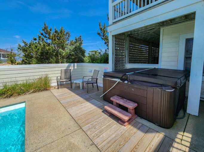 Private Hot Tub 2023