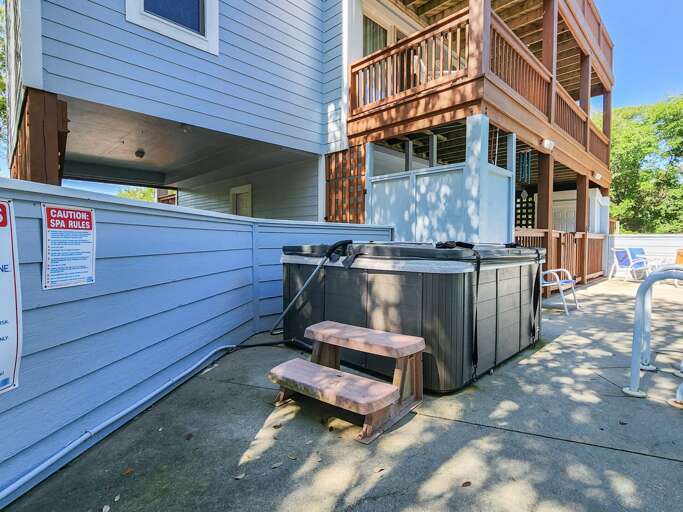 Private Hot Tub 2023