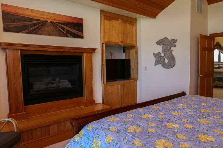 Bedroom 2 2024; King with private deck access and bathroom - Level 2