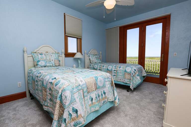 Bedroom 4 2024; 2 Twins with deck access - Level 1