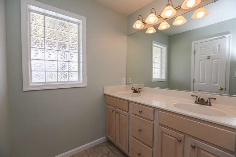 Bathroom 4 2024; Private to Bedroom 3