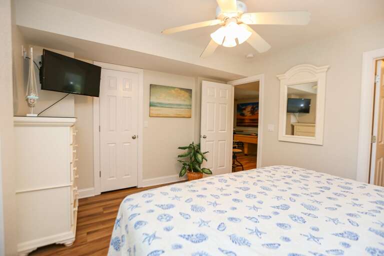 Bedroom 6 2024; King with private bathroom - Level 1