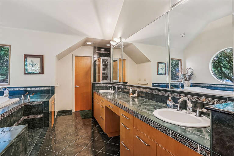 Bathroom 2024; Double sink, jacuzzi tub and separate walk in shower - Private to bedroom 1