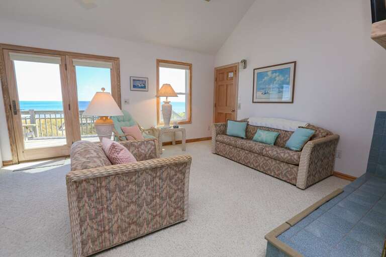 Living Room 2025 - Elevator - Level 4