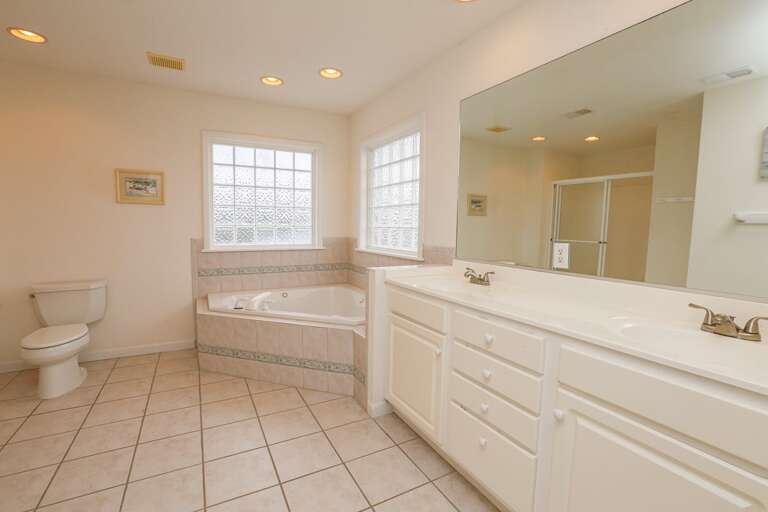 Bathroom 2 - Private to bedroom 1