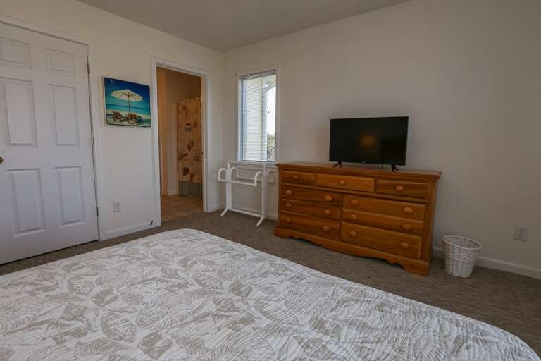 Bedroom 2 2025; King with private deck and bathroom - Level 2