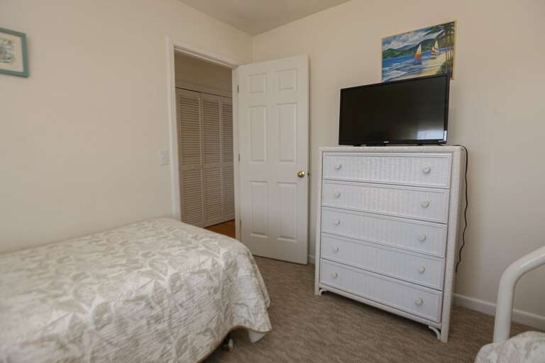 Bedroom 4 2025; Pyramid Bunk with Twin - Level 2