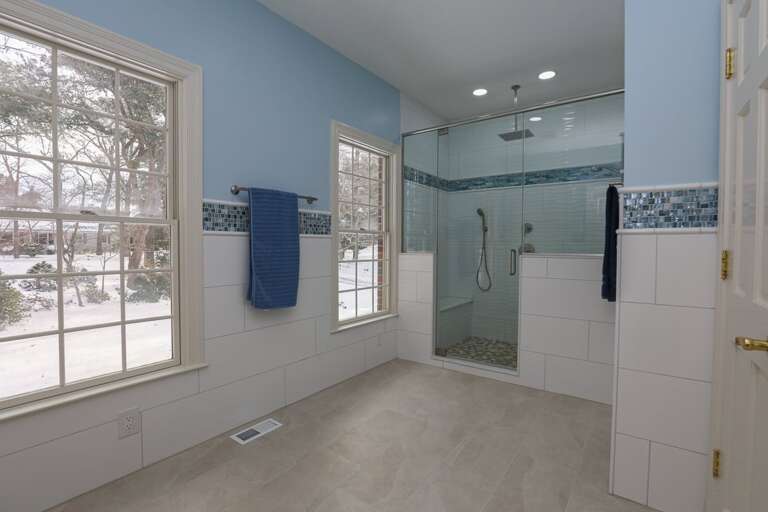 Bathroom 2 - Private to Bedroom 1