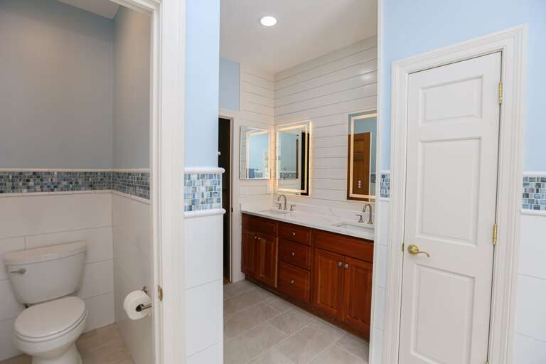 Bathroom 2 - Private to Bedroom 1