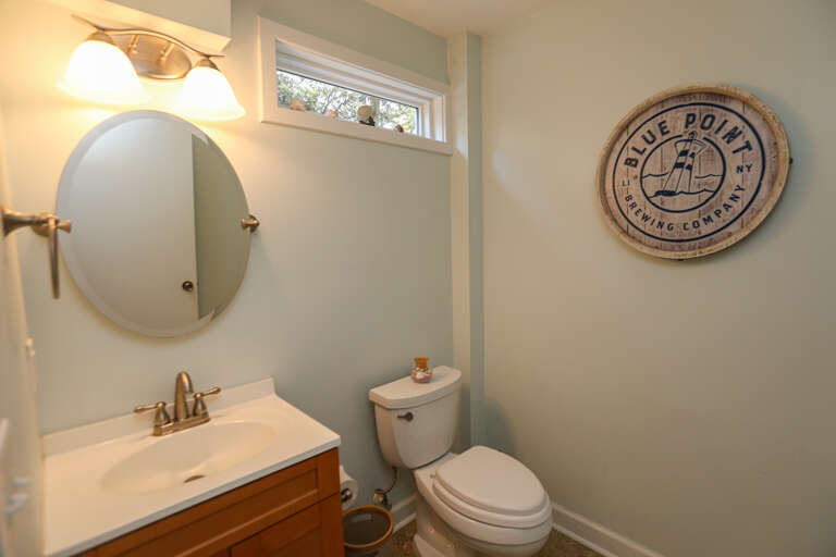 Bathroom 4 2024 - Half Bath - Level 1