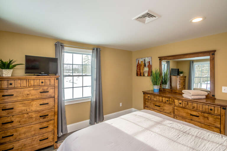 Saco River House queen 4.jpg