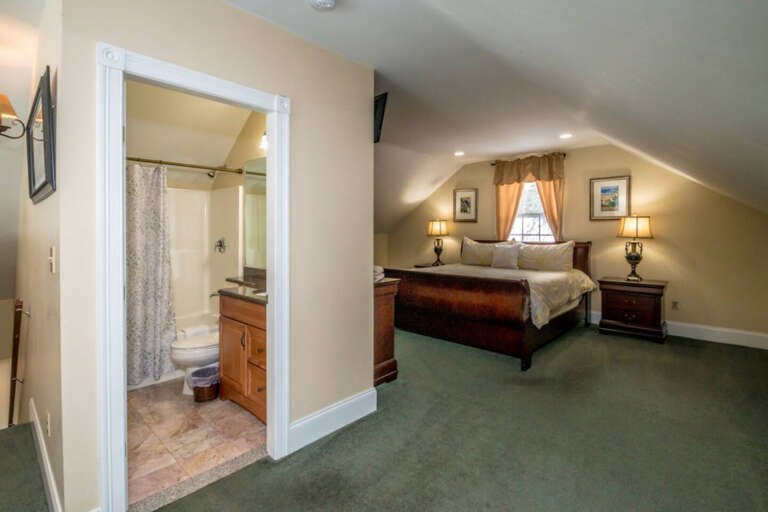 King loft with ensuite bathroom