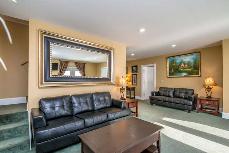 80-2 downstairs living rm2.jpg