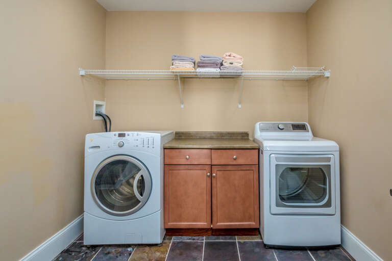 80-2 laundry room 1.jpg