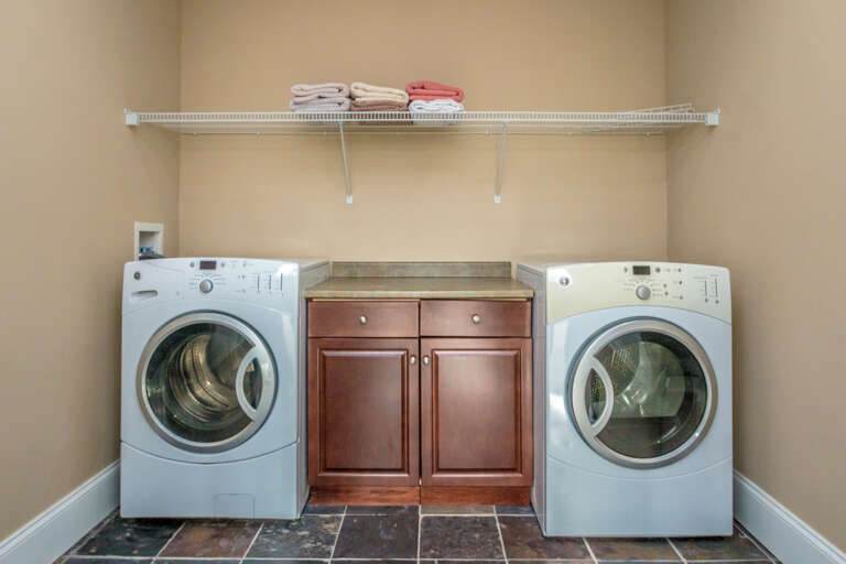 80-2 laundry room 2.jpg