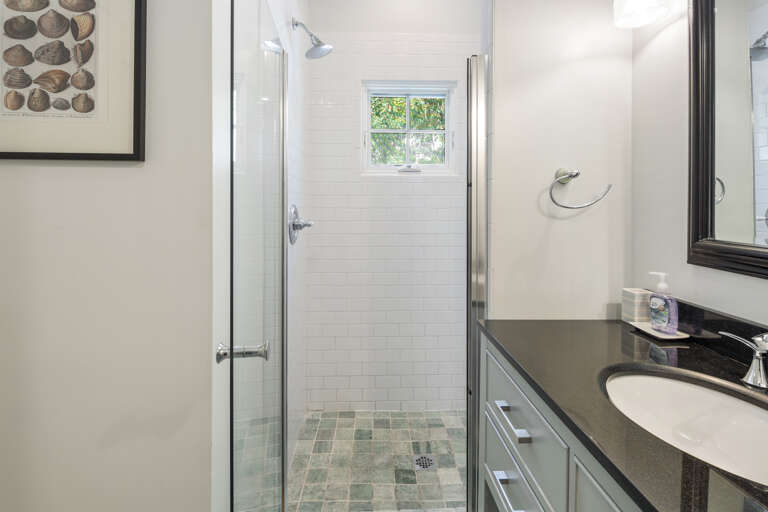 1st Ensuite Bathroom