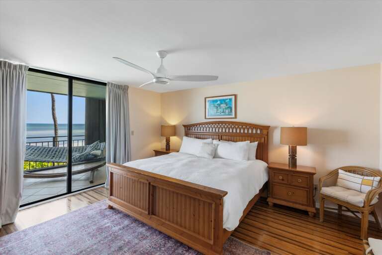 Primary bedroom/Balcony with oceanfront view