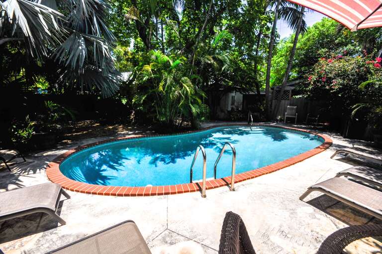 Shared Pool Ann Street Cottage Key West