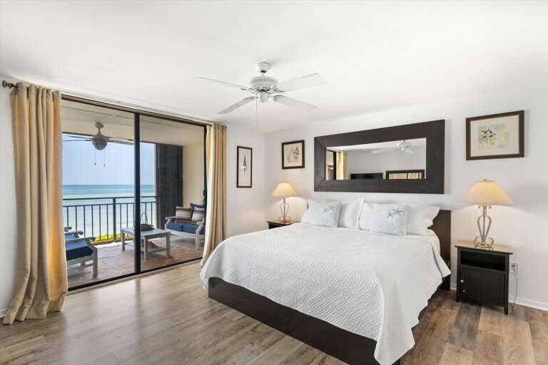 Primary bedroom/Balcony with oceanfront view