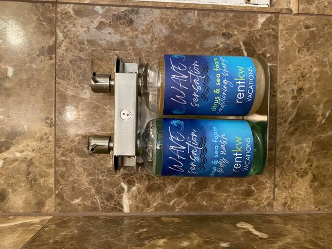 Pete's Cottages Key West Body Wash & Shampoo