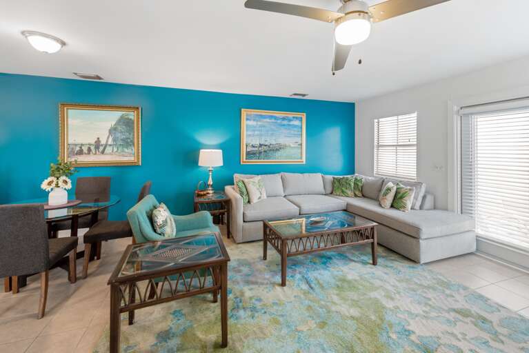 Artist's Condo @ Duval Square Key West