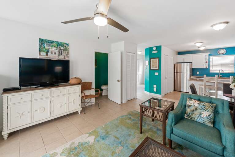 Artist's Condo @ Duval Square Key West