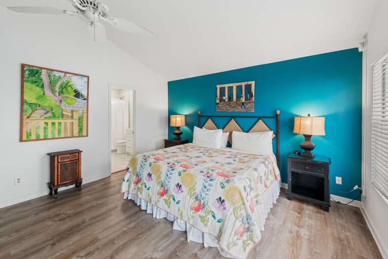 Artist's Condo @ Duval Square Key West