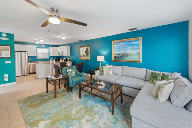 Artist's Condo @ Duval Square Key West