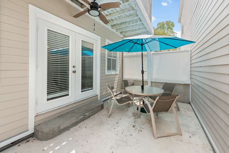 Artist's Condo @ Duval Square Key West