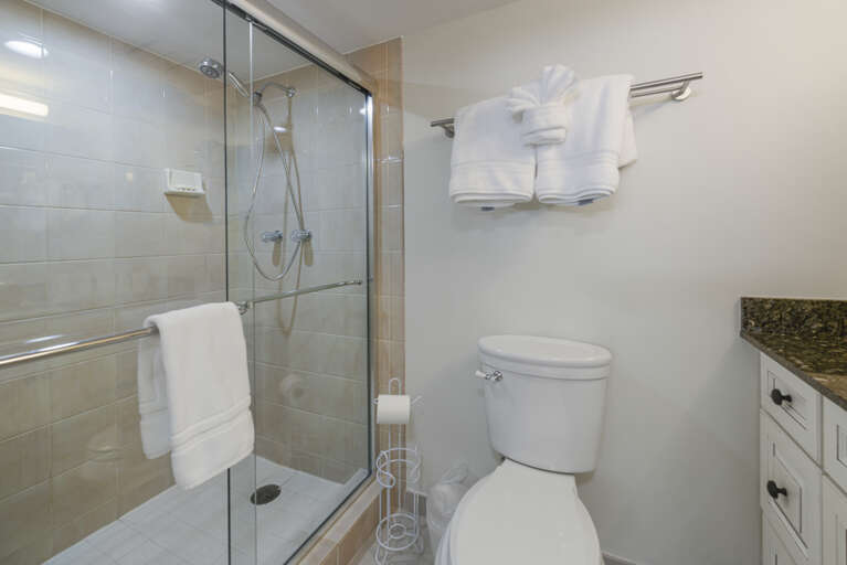 Key West Beach Club Paradise Penthouse #401 Front Bathroom