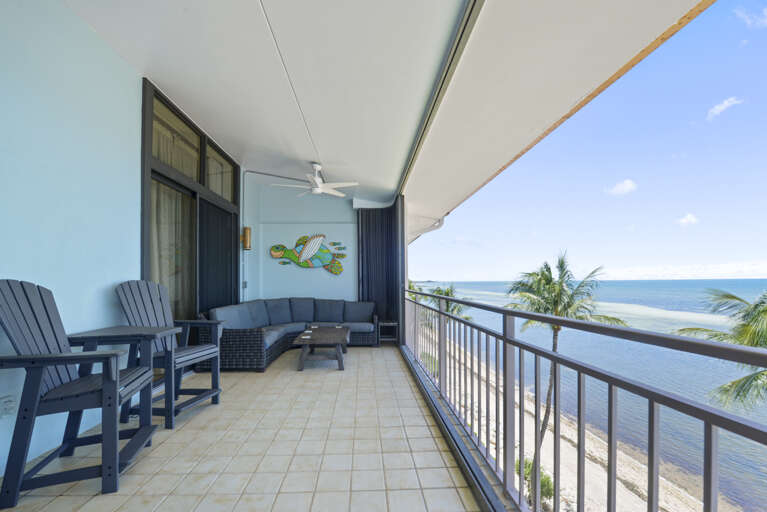 Key West Beach Club Paradise Penthouse #401 Private Balcony