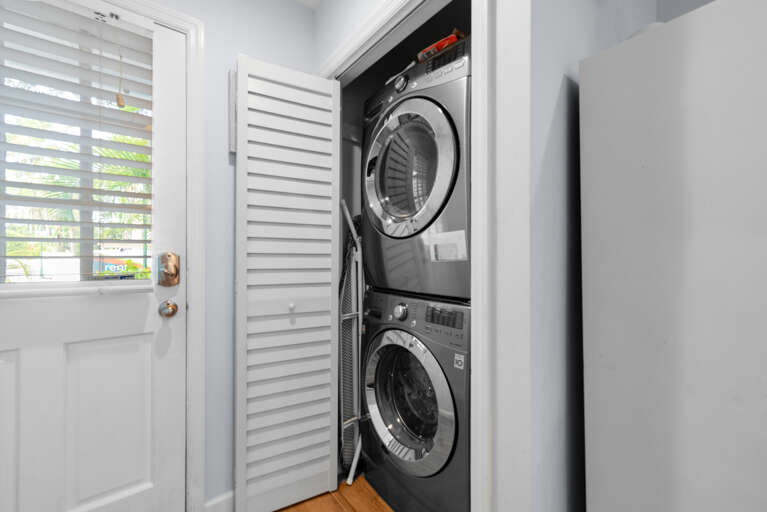 Tiki Beach Too Full Size Washer/Dryer