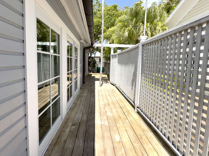 21_southerncross_deck 21_southerncross_deck