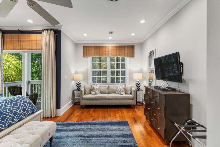 Upstairs main bedroom - King - with Sitting area