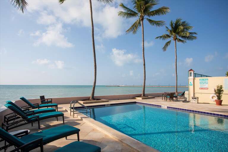 Beach Club Tranquil Seas