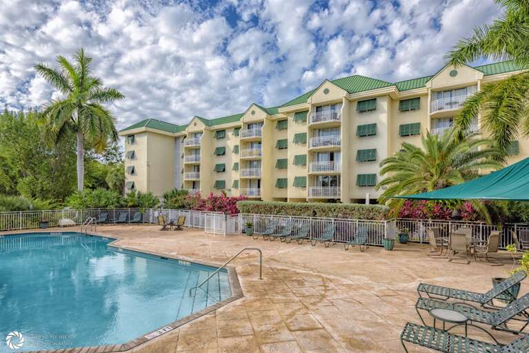 Rum Cay @ Sunrise Suites